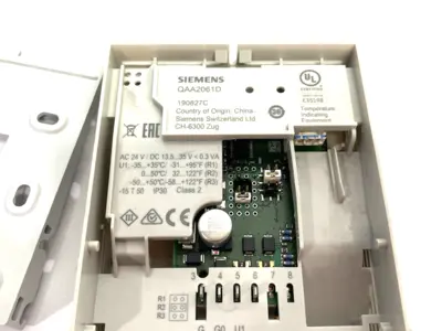 Used SIEMENS ROOM TEMPERATURE SENSOR 0-10V W.DISPL Sensors Michigan US | Maverick Industrial Sales #1092165