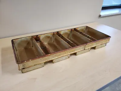 4-Strap Loaf Pan