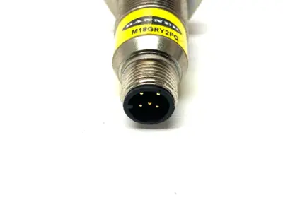 USED BANNER ENGINEERING EZ-LIGHT IN-LINE INDICATOR 18MM METAL HOUSING 3-COLOR
