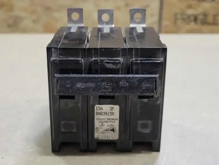 Used WESTINGHOUSE BAB3015H Switchgears British Columbia CA | Lenmark #242196