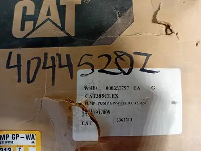 NEW 2011 CAT 2463132