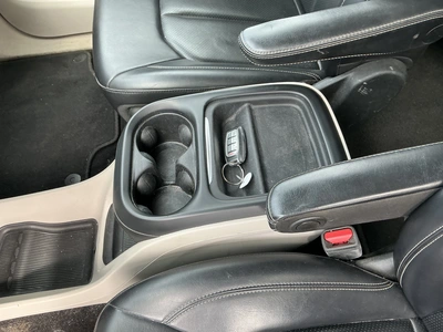 USED 2020 CHRYSLER VOYAGER