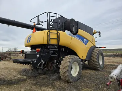 USED 2009 NEW HOLLAND CR9060