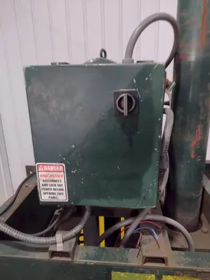 48" X 48" X 24" EPCO VERTICAL HYDRAULIC BALER: STOCK #22919