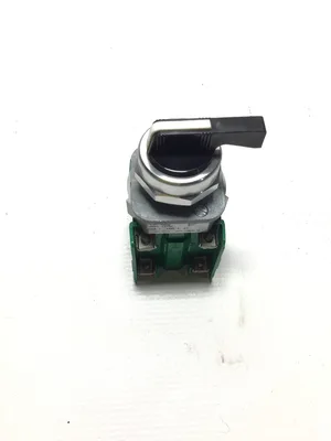 Allen-Bradley 800T-J17BP Selector Switch 30mm