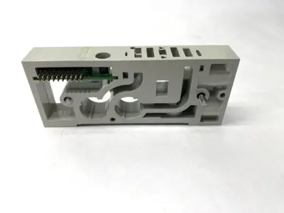 USED NUMATICS SOLENOID MANIFOLD BASE 1/8" NPT DOUBLE Z-BOARD 256-152 LOT OF 2