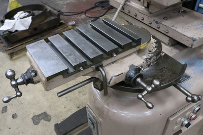 USED 1990 O.K. Tool R6, NEW 1990, WITH WORKHEAD,