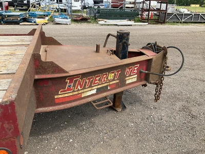 USED 2016 INTERSTATE TRAILER