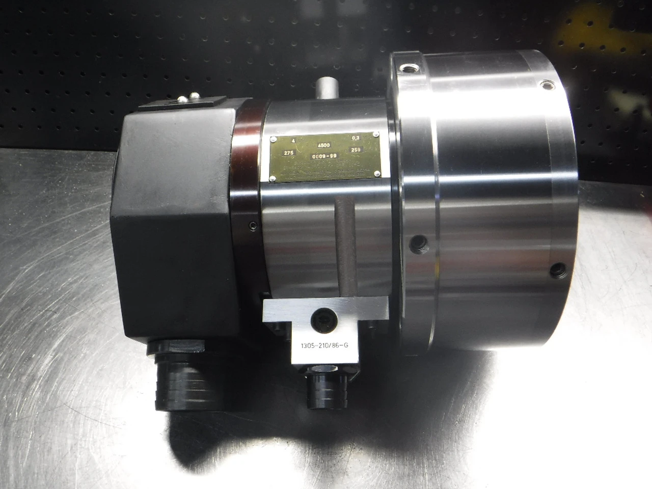 Bison Hydraulic Cylinder with Thru-Hole/High speed Chuck 1305-210/86-6 (LOC2829A)