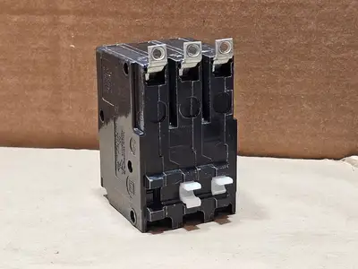 USED SQUARE D QOB3100