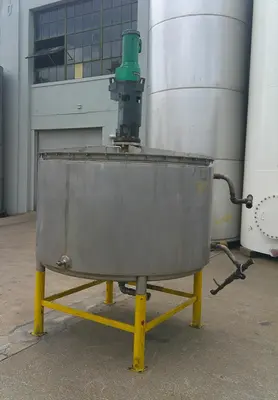 SPC9204  Tank 650 gallon vertical tank, 20 psi @ 260F jacket, 1.5 hp top mounted agitator, dish