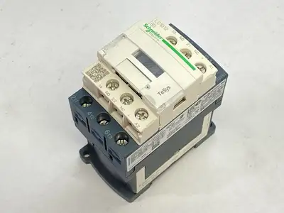 New | in-Stock Schneider Electric LC1D12BD PLC Contactors Michigan US | Maverick Industrial Sales #1401039