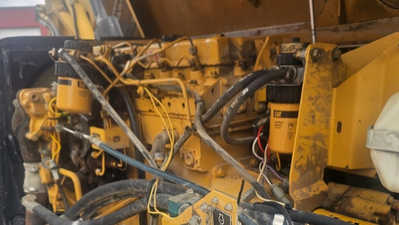 USED 2000 Caterpillar TH83