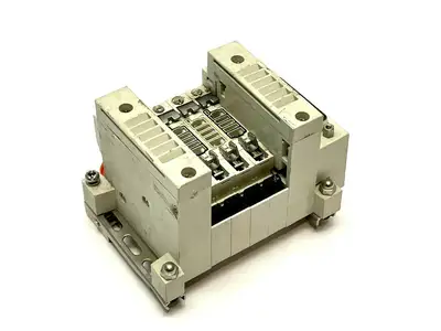 VV5Q11-04N3FU0-D0S | SMC  Plug In Base Mounted Manifold - For parts or not working