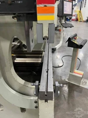 USED 2002 ACCURPRESS 71006