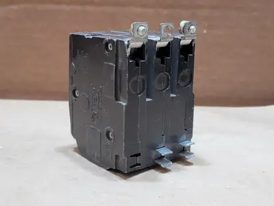 USED SQUARE D QO335