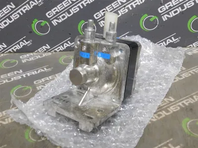 USED JOHNSON CONTROLS R-3030-1