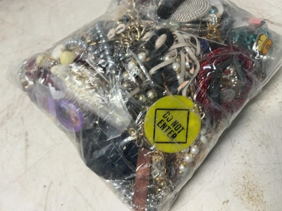 Used _UNKNOWN_ _UNKNOWN_ Jewelry & Gemstones Michigan US | Miedema Asset Management Group #1760463