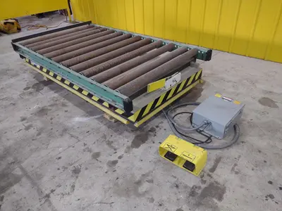 6' X 39" SOUTHWORTH HYDRAULIC ROLLER TOP LIFT TABLE: YOBRO #24782