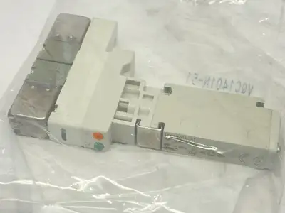 NEW SMC PNEUMATIC SOLENOID VALVE 5-PORT 24VDC