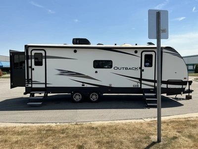 Used 2020 KEYSTONE OUTBACK 252URS Campers, Caravans, Motorhomes Michigan US | Miedema Asset Management Group #1304643