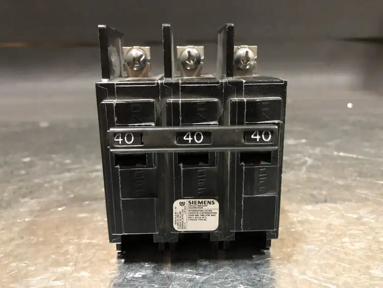 Used SIEMENS BQ3B040 Switchgears British Columbia CA | Lenmark #238597