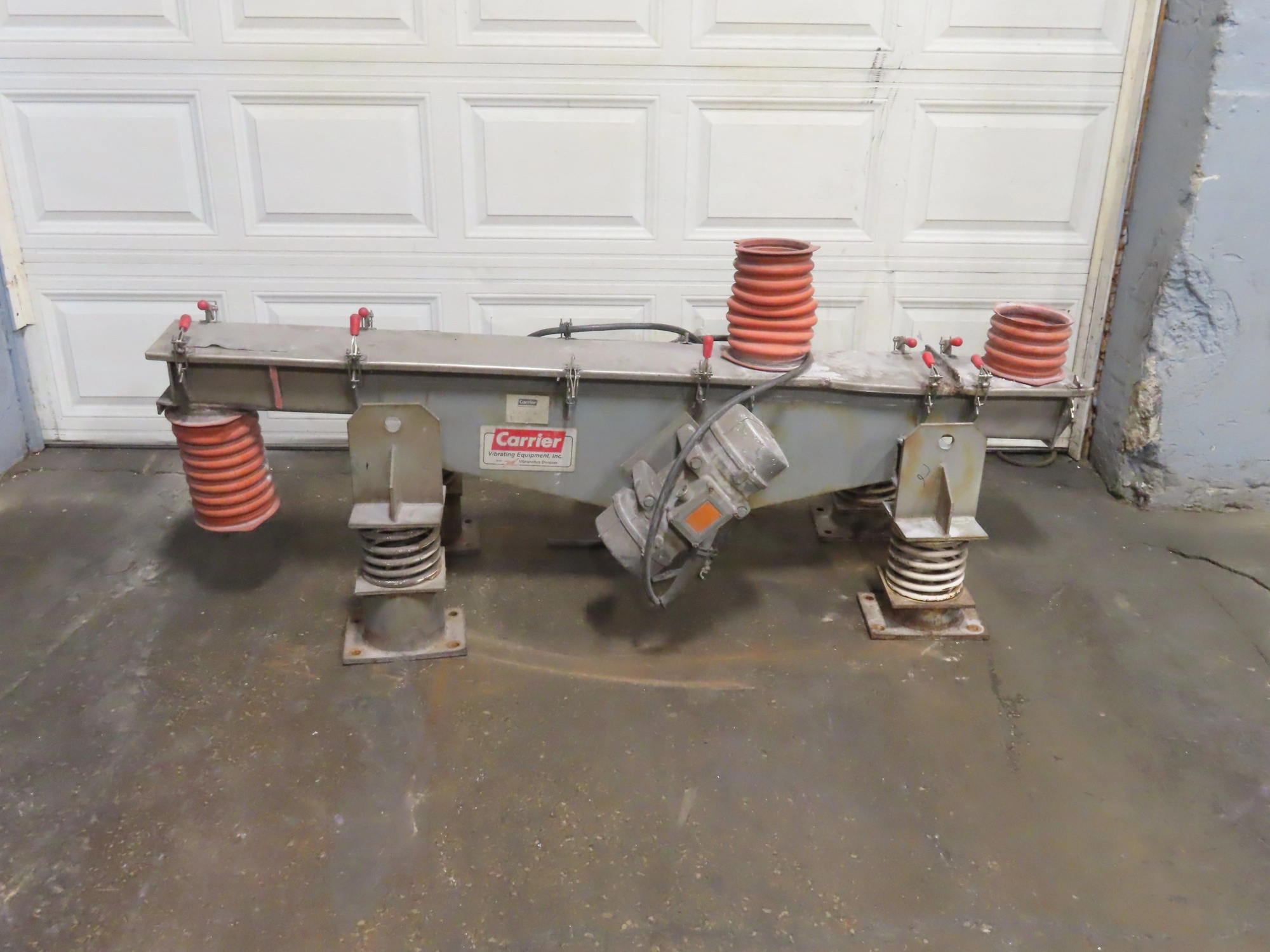 Carrier Vibrating Conveyor