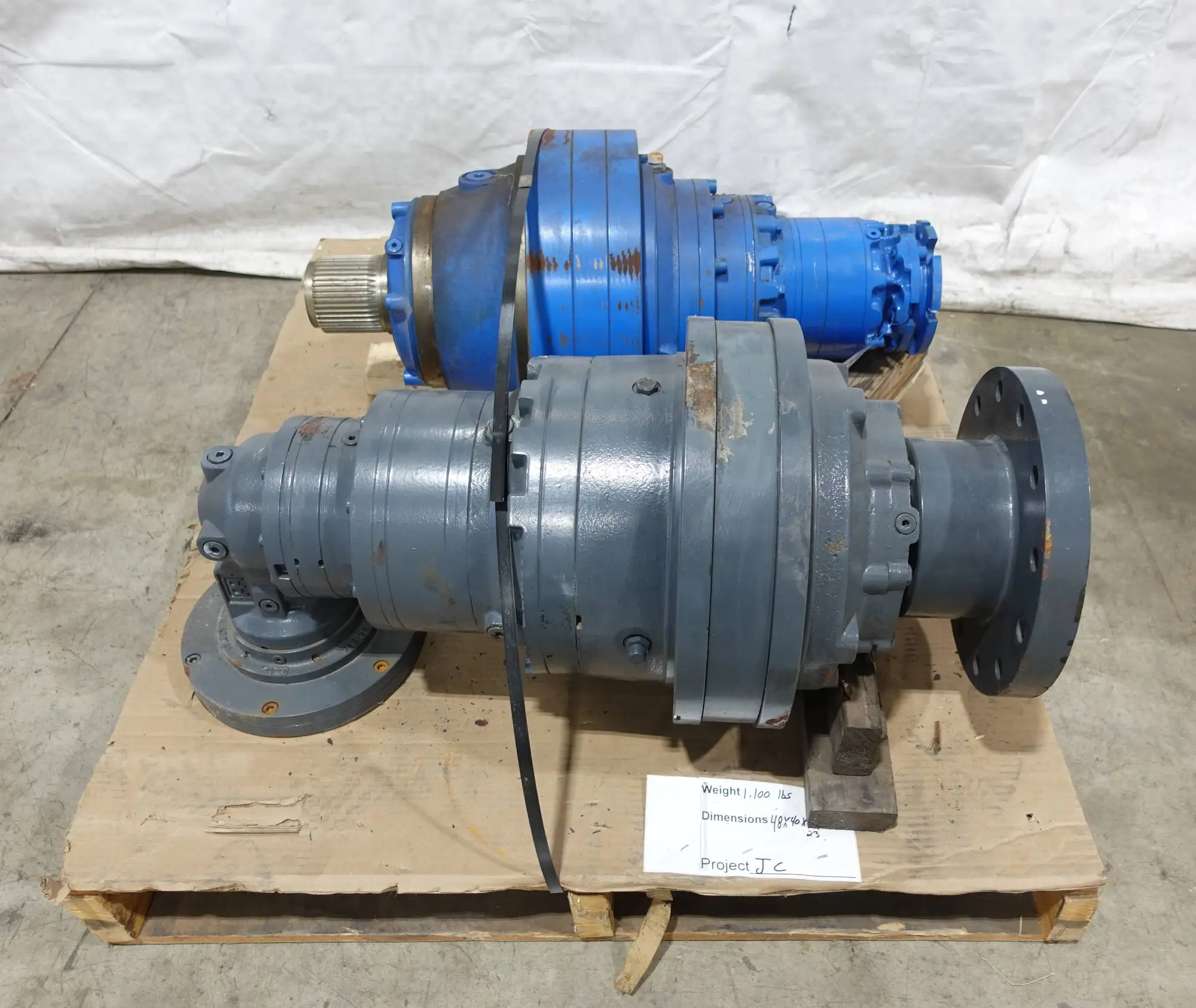 LOT OF 2 ASSORTED GEARDRIVES, REGGIANA 3200A6MS, BREVINI 80008260