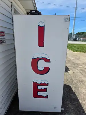 Used Leer Used Leer 401UA33MG Model 40 Glass Door Indoor Ice Merchandiser Freezer - 115V Display Freezers Illinois US | Falcon Restaurant Supply #1373678