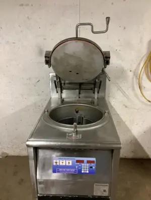 152-0792 Broaster 2400GH Natural Gas Pressure Fryer