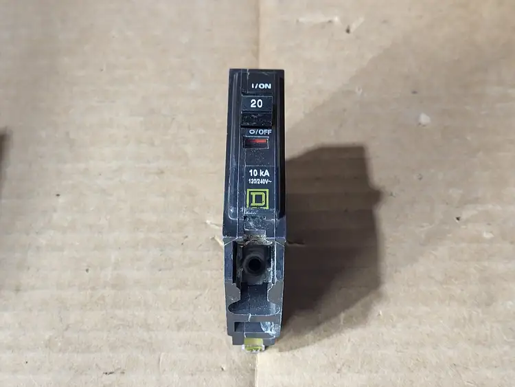 Used SQUARE D QOB120 Switchgears British Columbia CA | Lenmark #1438687
