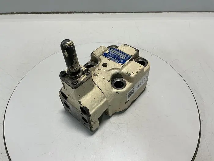 Used VICKERS TCG50-06-CEV-PL-T-11-LH-S10 Valves/Fittings Michigan US | Ideal Machinery #693224