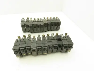 General Electric AB120 Circuit Breaker 1-Pole 20A Bolt-In 120/240V  Lot of 22