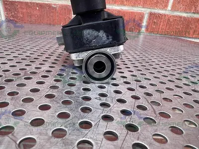 USED ITT PURE FLO .5-316L-RA20MAX DIAPHRAGM VALVE W/ 1/2" SANITARY FITTING