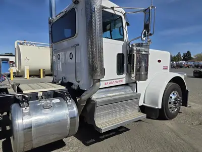USED 2020 PETERBILT 389