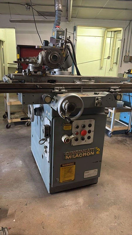 Used 1990 Cincinnati-Milacron No. 2, MODEL MT, 1990, TILT SPINDLE, ACCESSORIES Tool & Cutter Grinders Texas US | Machinery Values #1293204