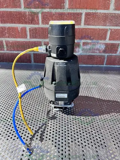Used ITT PURE-FLO A216  DIAPHRAGM STAINLESS STEEL VALVE 1.5" W/ ASCO VALVE POSITIONER Valves/Fittings California US | Equipment Lab #485521