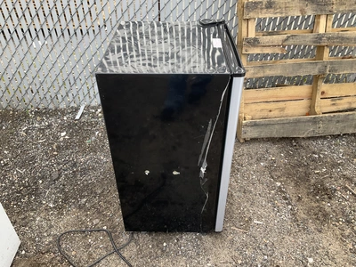 Used MAGIC CHEF HMR330SE Refrigerators Michigan US | Miedema Asset Management Group #1454935