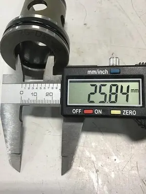 USED VICKERS 25-D10-30