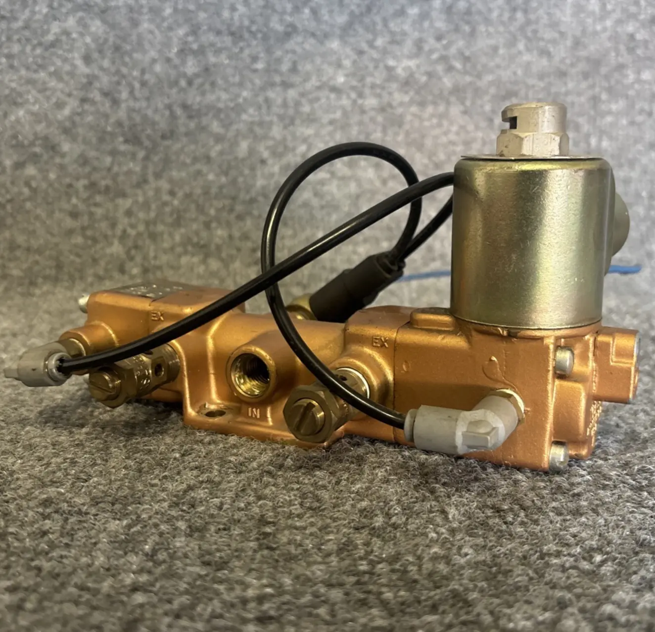 Used Versa VPG-4322-UG-21 Solenoid Valves California US | Davliegogo LLC #1707429