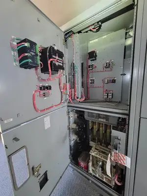 5kV Motor Control Center (MCC) Unit w/ (4) Breakers & (2) Load-Break Switches