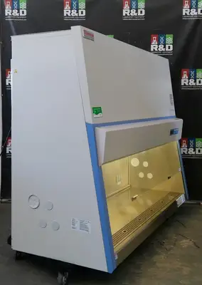 Used _UNKNOWN_ _UNKNOWN_ Biosafety Cabinets California US | R&D Laboratory Equipment #1304784
