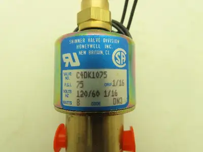 Honeywell Skinner C4DK1075 Solenoid Valve 3-Way NC 120V 75 PSI 1/8" NPT
