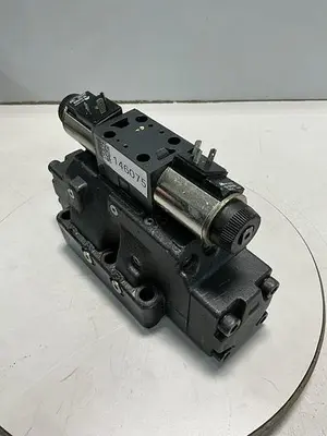 USED VICKERS DG5V-8-S-33C-T-M-U-HL-10-EN502