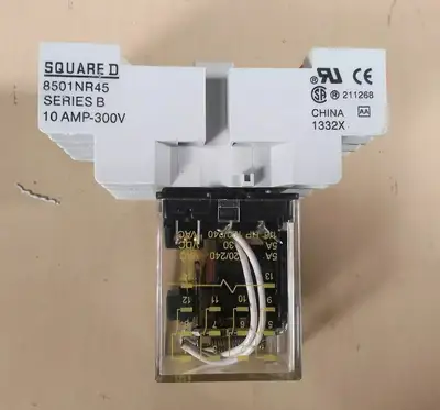 SQUARE D RELAY 8501 RS14V20 Ser C w/8501NR45 SOCKET Ser B 4D-2