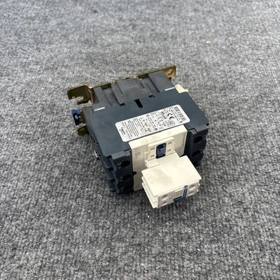 Used Schneider Electric/Telemecanique 0444920 0141 PLC Contactors California US | Davliegogo LLC #1706733