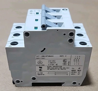 NEW Allen-Bradley 1492-SP3B200