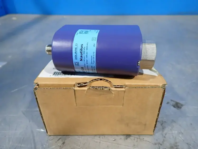 Used TELEMECANIQUE XMLF010D2039 Pressure Switches Ohio US | HGR 24 #911396