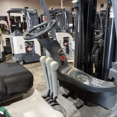 USED 2018 CROWN FC5215-50