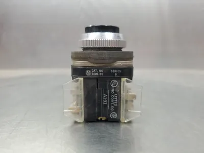 ALLEN BRADLEY 800T-B2 SER B BLACK PUSHBUTTON SWITCH. 4D-8